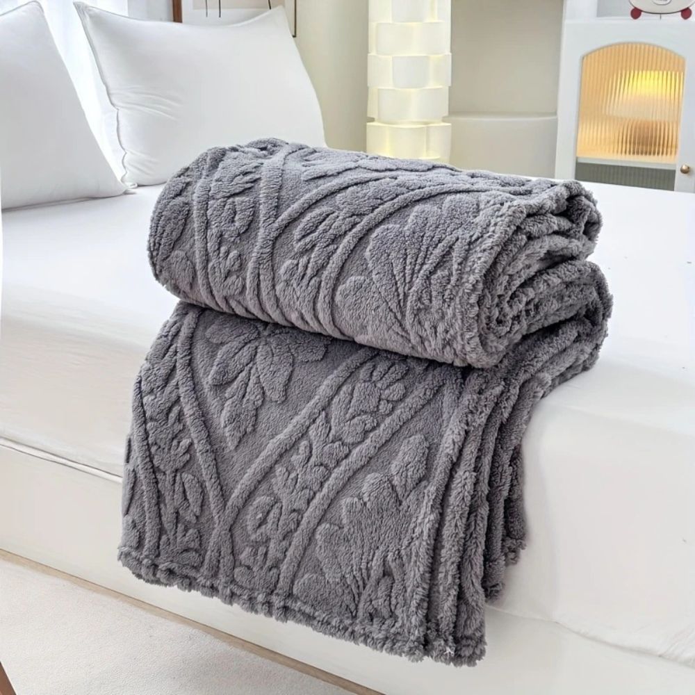 Geometric Jacquard Fleece Throw Blanket in Eight Colours, Four Sizes | French Style Fleece, Soft and Washable | Throw Blankets
