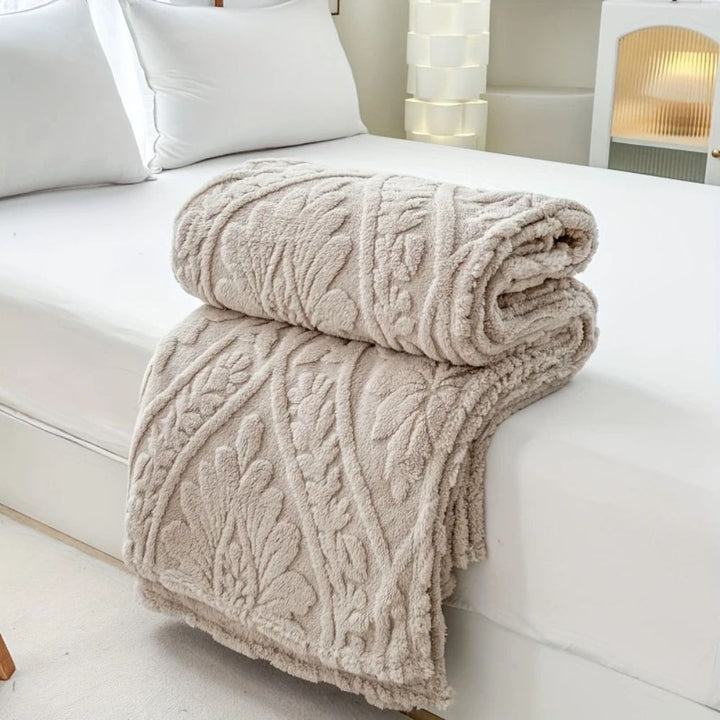 Geometric Jacquard Fleece Throw Blanket in Eight Colours, Four Sizes | French Style Fleece, Soft and Washable | Throw Blankets