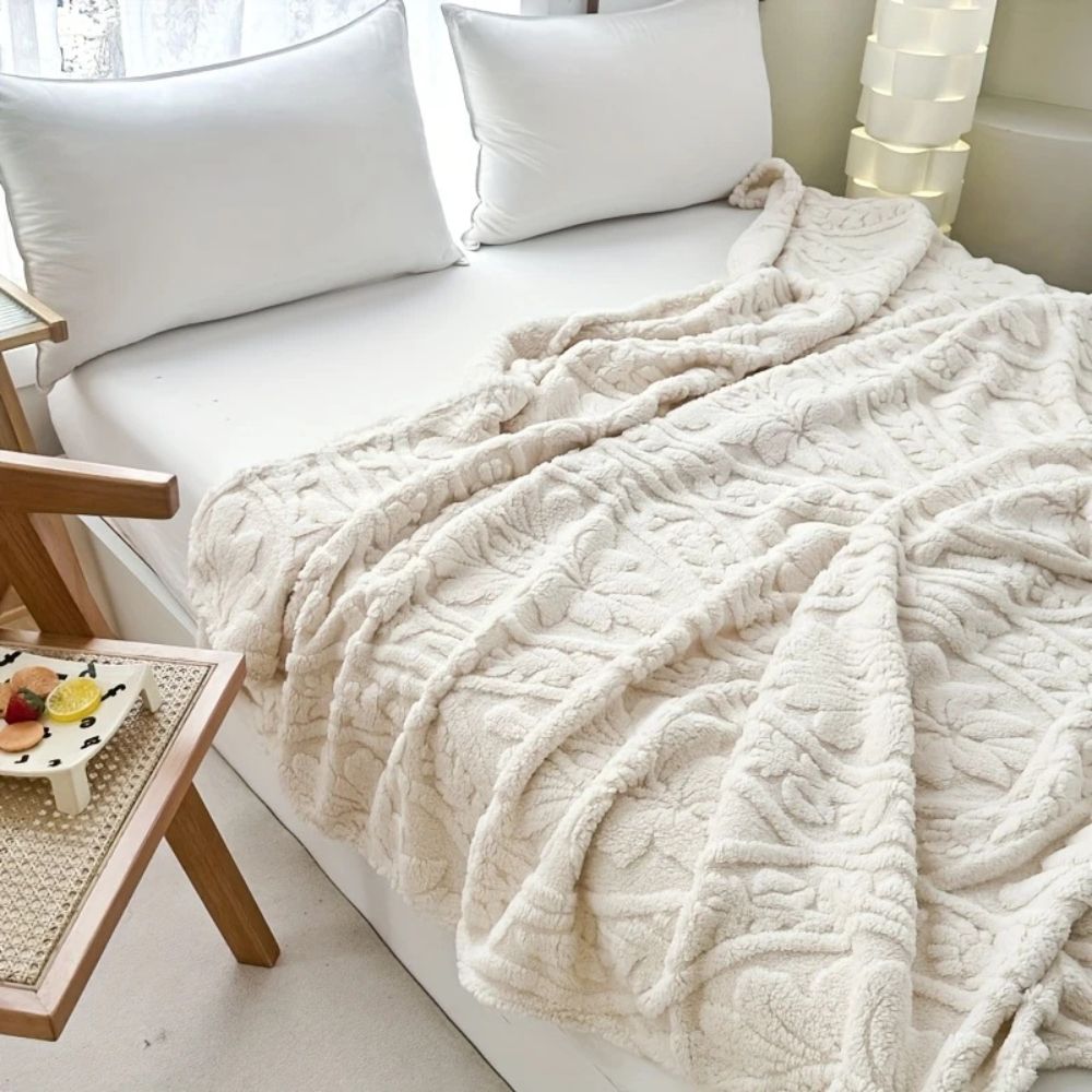 Geometric Jacquard Fleece Throw Blanket in Eight Colours, Four Sizes | French Style Fleece, Soft and Washable | Throw Blankets