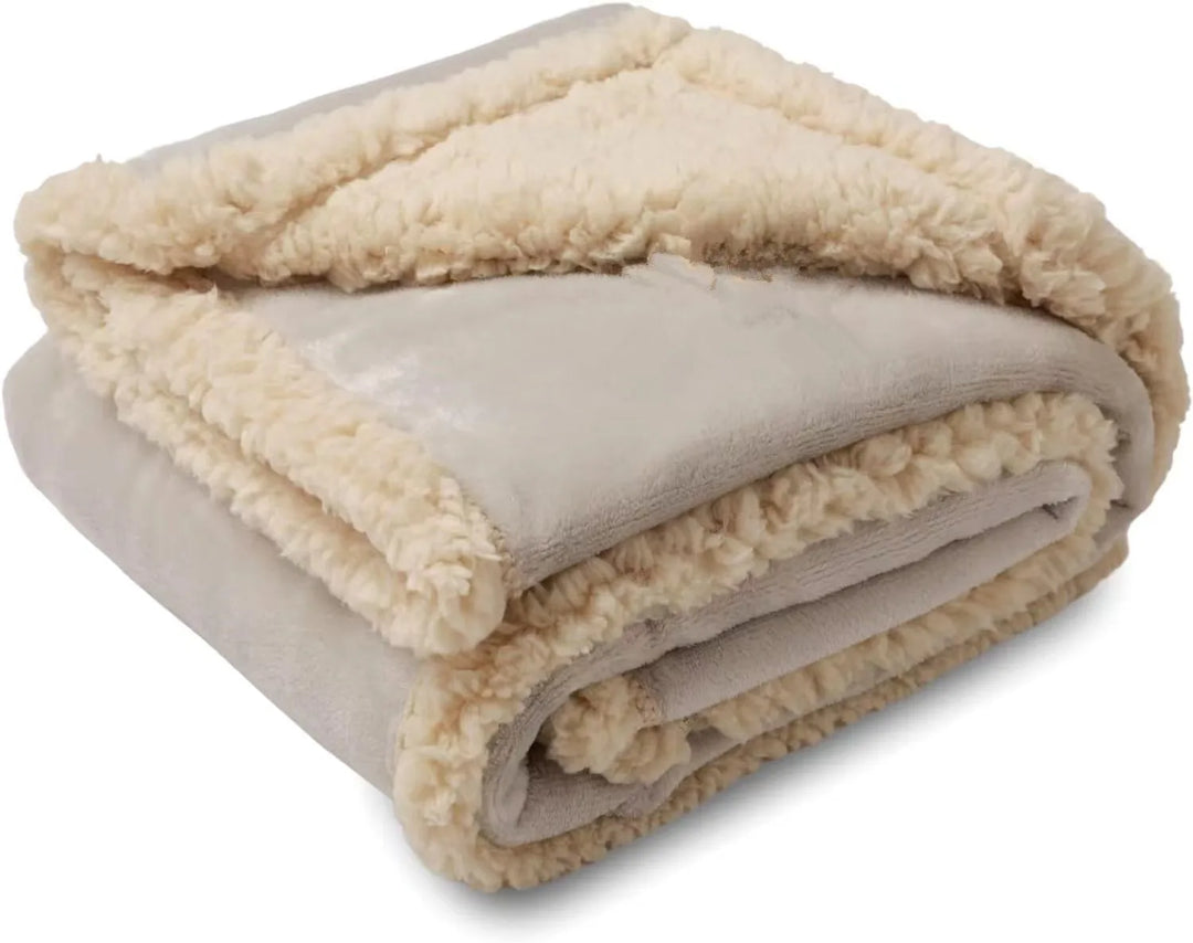 Waterproof Coral Fleece Nylon Blanket for Picnic, Travel and Home | Waterproof Fleece for Picnic and Travel | Throw Blankets