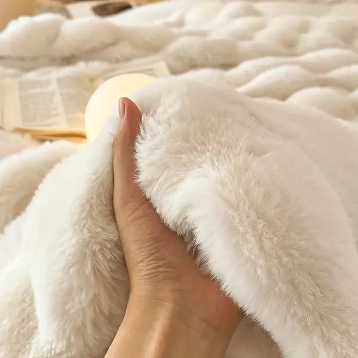 Reversible Faux Fur Winter Blanket with Checkered Design | Double-Sided Faux Fur Softness | Throw Blankets