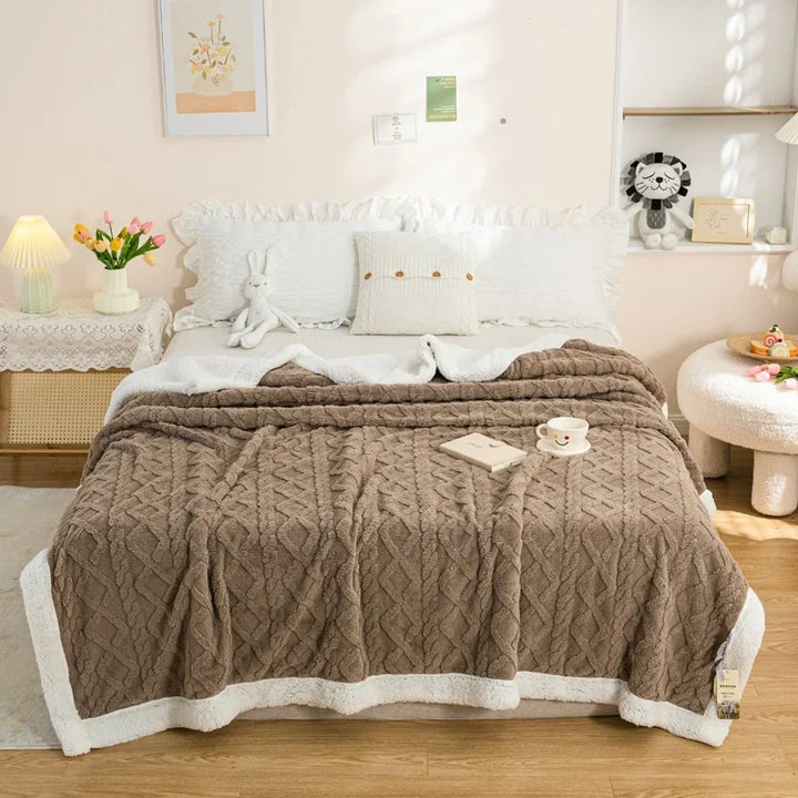Textured Fleece Throw Blanket with Cosy Sherpa-Style Backing | Cosy Texture on Both Sides | Throw Blankets