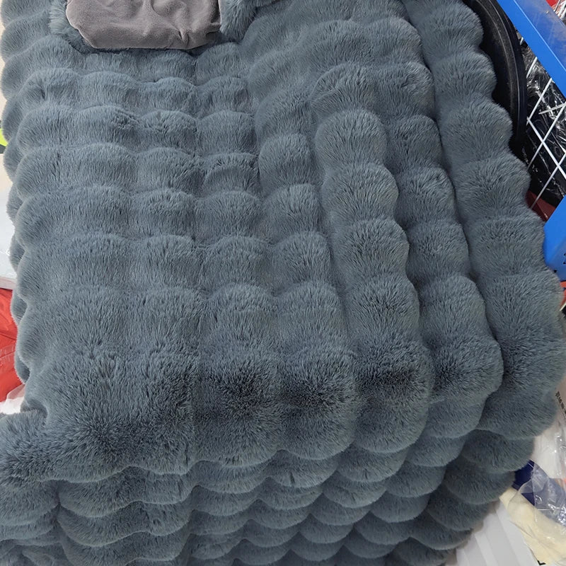 Soft Warm Premium Winter Throw Blanket for Couch, Chair and Bed | Premium Throw for Winter Evenings | Throw Blankets