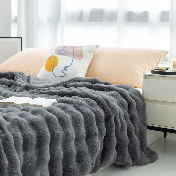 Reversible Faux Fur Winter Blanket with Checkered Design | Double-Sided Faux Fur Softness | Throw Blankets