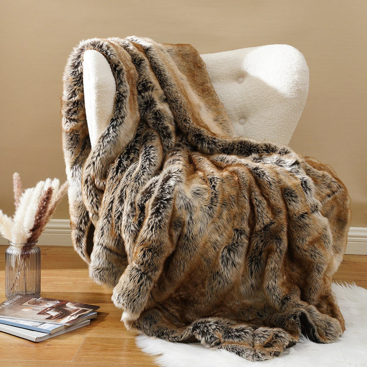 Luxury Faux Fur Throw Blanket for Sofa and Bedroom, Two Sizes | Thick Faux Fur for Cosy Rooms | Throw Blankets