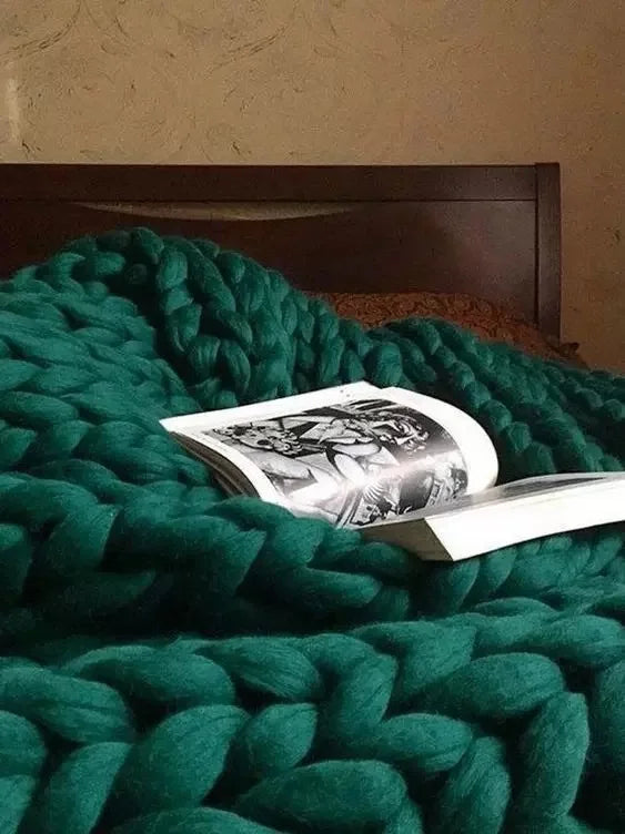 Chunky Knit Wool-Style Throw Blanket for Sofa and Bed in Six Colours | Chunky Knit Texture for Cold Days | Throw Blankets