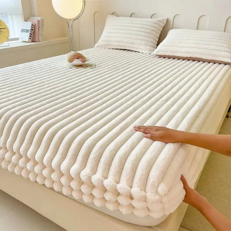 Luxury Faux Fur Fitted Bed Sheet with Deep Pockets, Three Sizes | Plush Deep-Pocket Fitted Sheet | Fitted Sheets