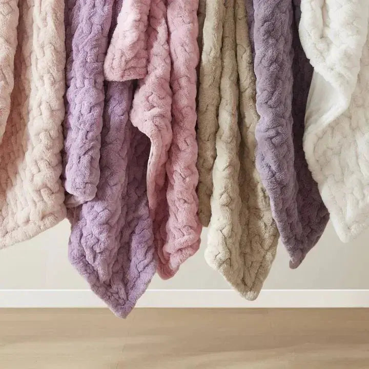 Double-Sided Ruched Faux Fur Throw Blanket in Stretch Microfiber | Textured Throw for Sofa and Bed | Throw Blankets