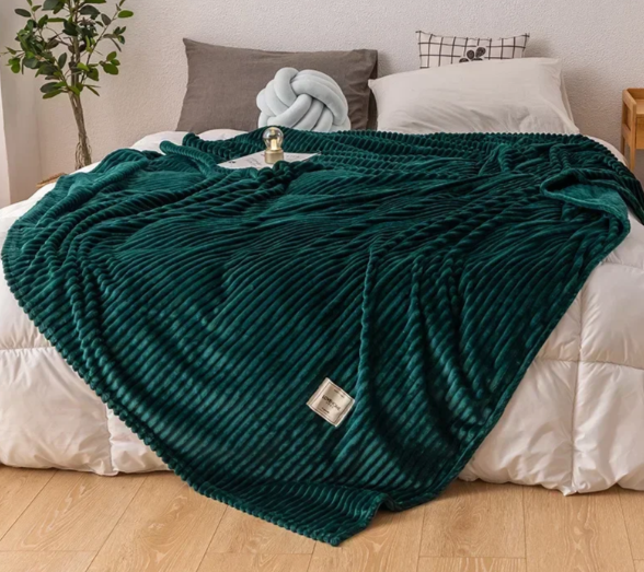 Cozy Flannel Blanket in Six Colours for Autumn and Winter | Soft Flannel for Snug Nights | Throw Blankets