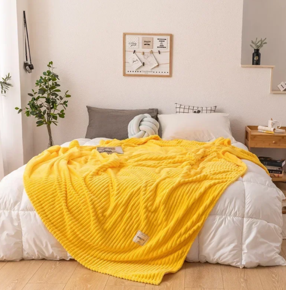 Cozy Flannel Blanket in Six Colours for Autumn and Winter | Soft Flannel for Snug Nights | Throw Blankets