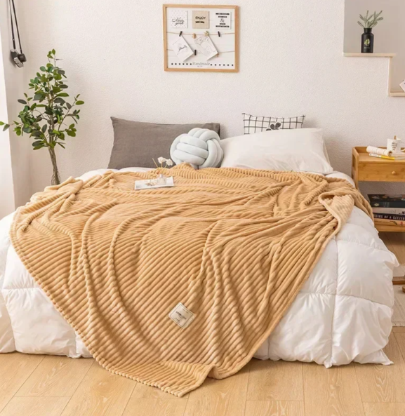 Cozy Flannel Blanket in Six Colours for Autumn and Winter | Soft Flannel for Snug Nights | Throw Blankets