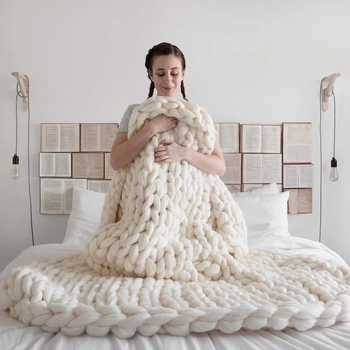 Chunky Knit Wool-Style Throw Blanket for Sofa and Bed in Six Colours | Chunky Knit Texture for Cold Days | Throw Blankets