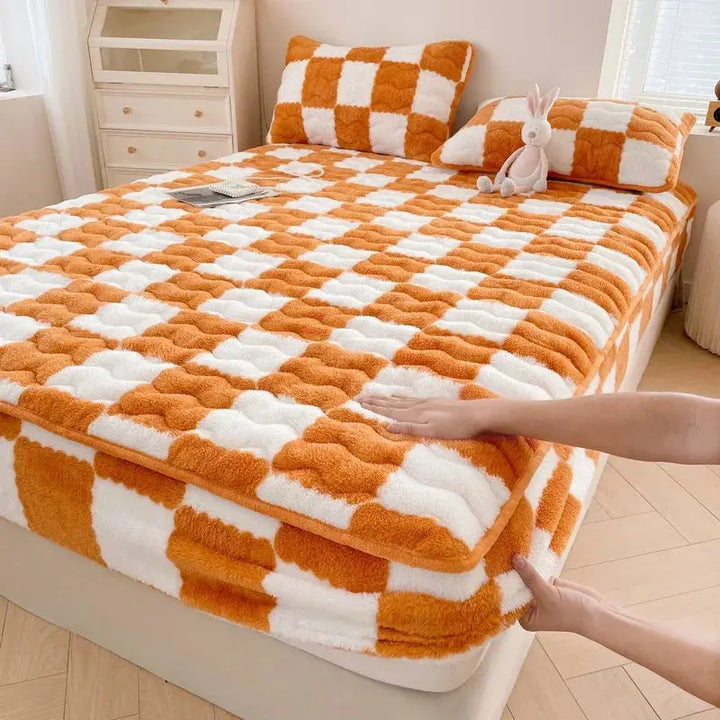 Plush Plaid Fitted Sheet Set with Mattress Protection and Pillowcases | Warm Plaid Bed Protection | Fitted Sheet Sets