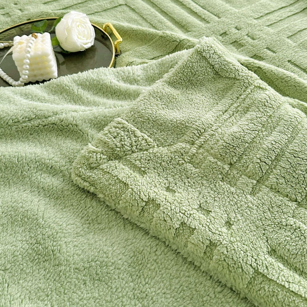 Embossed Grid Plaid Winter Blanket, Double-Layer Soft Microfiber | Embossed Grid Texture, Cosy Warmth | Throw Blankets
