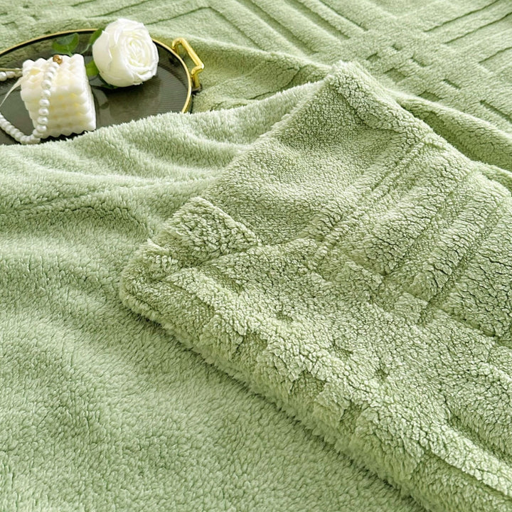Embossed Grid Plaid Winter Blanket, Double-Layer Soft Microfiber | Embossed Grid Texture, Cosy Warmth | Throw Blankets