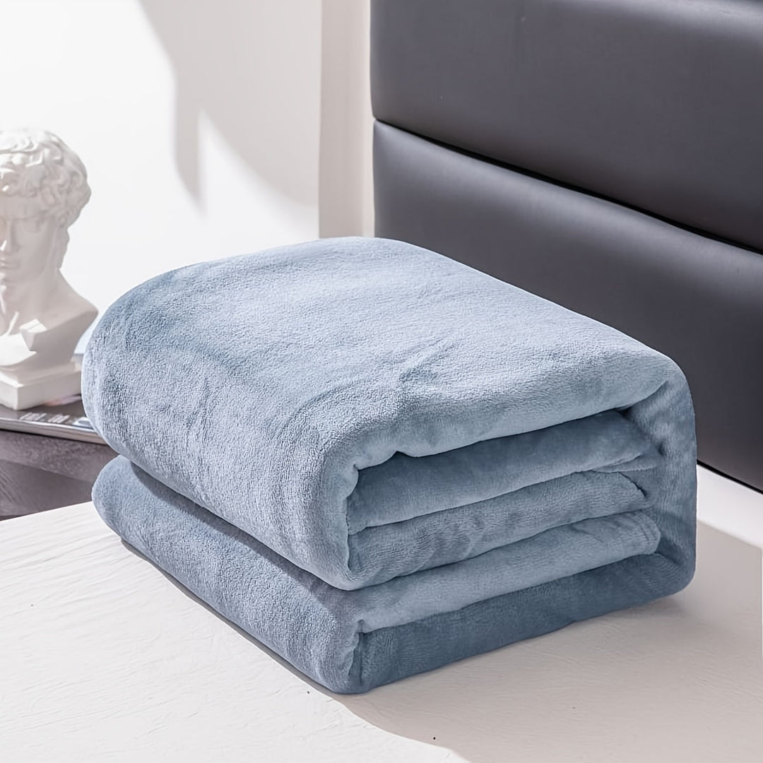 Soft Polyester Flannel Blanket for Couch, Bed and Camping in Six Sizes | Soft Flannel for All Seasons | Throw Blankets