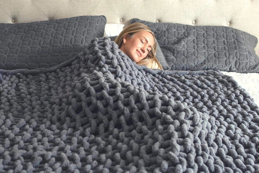 Super Thick Chunky Knit Blanket in Soft Microfibre Blend, Six Colours | Super-Chunky Knit for Snuggling | Throw Blankets