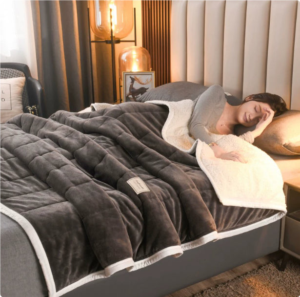 Thick fleece blanket with sherpa back