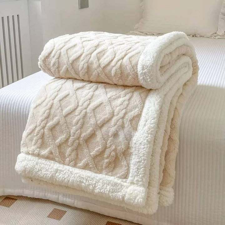 Double-Sided Fleece Blanket with Textured Taffeta and Fluffy Lamb Wool Faces | Two Fleece Sides, One Cosy Blanket | Throw Blankets