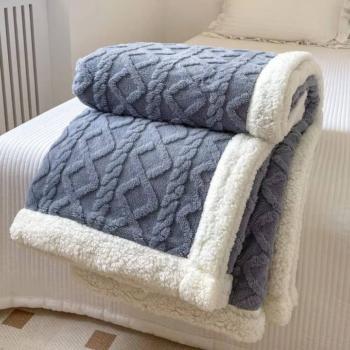 Double-Sided Fleece Blanket with Textured Taffeta and Fluffy Lamb Wool Faces | Two Fleece Sides, One Cosy Blanket | Throw Blankets