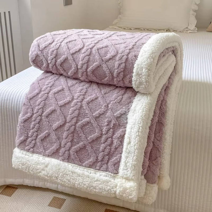 Double-Sided Fleece Blanket with Textured Taffeta and Fluffy Lamb Wool Faces | Two Fleece Sides, One Cosy Blanket | Throw Blankets