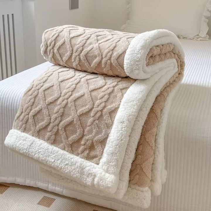 Double-Sided Fleece Blanket with Textured Taffeta and Fluffy Lamb Wool Faces | Two Fleece Sides, One Cosy Blanket | Throw Blankets