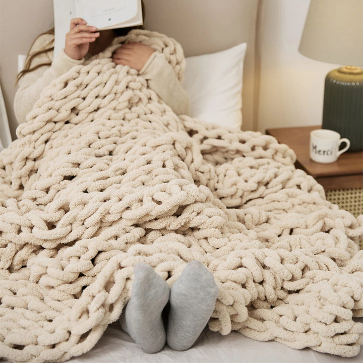 Chenille Chunky Knit Throw Blanket in White and Beige | Chunky Chenille for Cosy Rooms | Throw Blankets