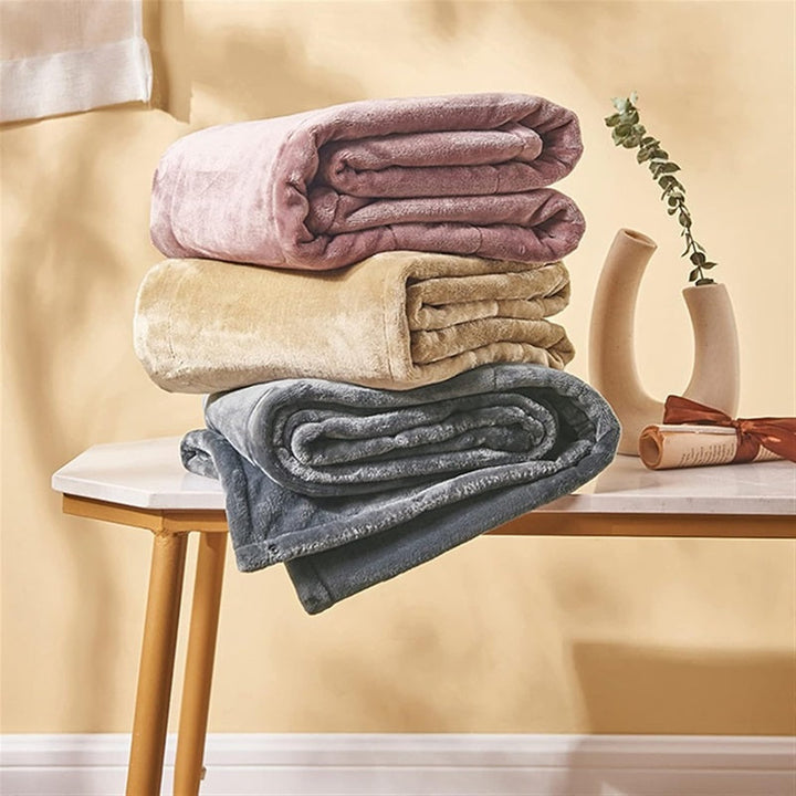 Portable Electric Heated Blanket with 3 Heat Settings and Flannel | Three Heat Settings, Soft Flannel | Heated Blankets
