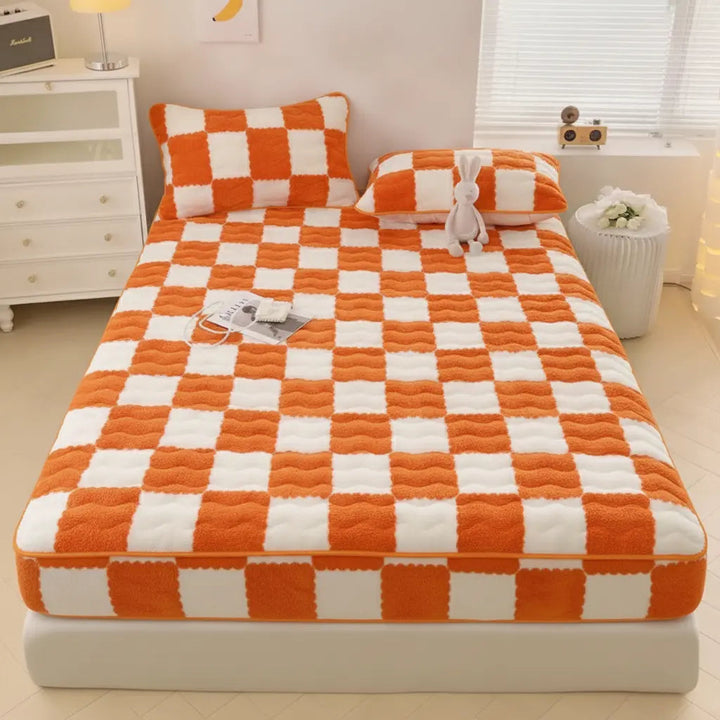 Plush Plaid Fitted Sheet Set with Mattress Protection and Pillowcases | Warm Plaid Bed Protection | Fitted Sheet Sets