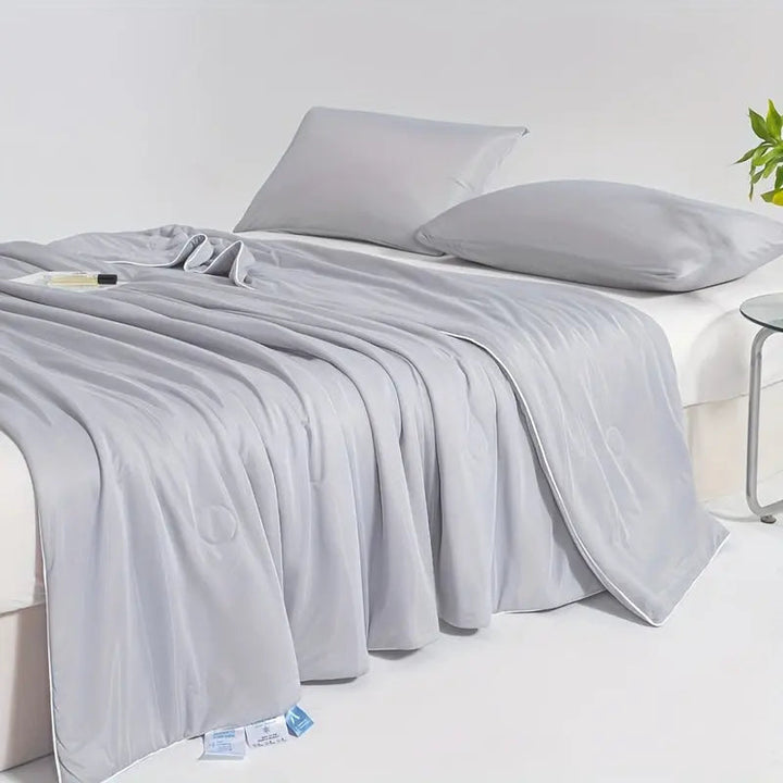 Dual-Sided Ice Cooling Comforter in Lightweight Silky Fabric for Travel | Silky Cooling Comforter | Cooling Blankets