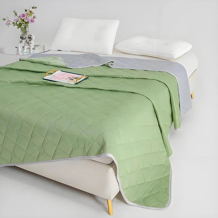 Dual-Sided Lightweight Quilted Cooling Blanket in Polyester for Summer | Quilted Cooling Cover for Summer | Cooling Blankets