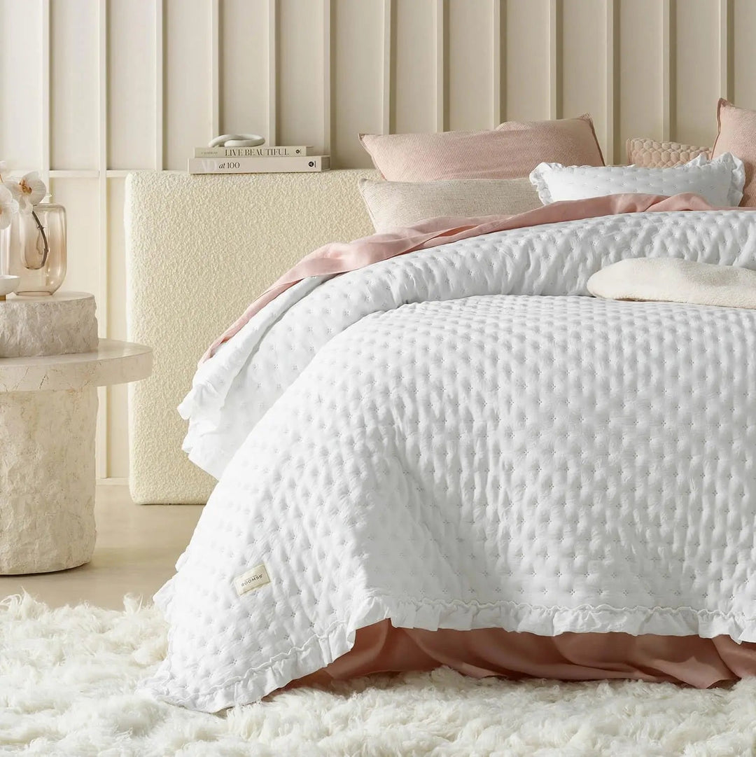 Ruffle Mattress Cover Bedspread with Scalloped Edge in Brushed Fabric | Vintage Texture for Your Bed | Bedspreads