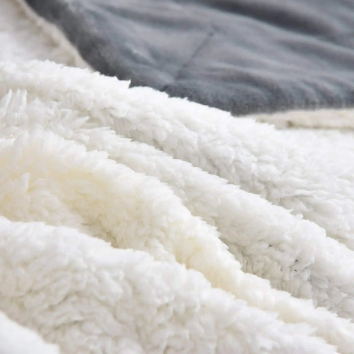 Double-Sided Sherpa Quilt Cover Throw Blanket for Winter | Plush Sherpa Warmth, Two Sides | Throw Blankets