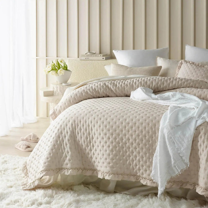 Ruffle Mattress Cover Bedspread with Scalloped Edge in Brushed Fabric | Vintage Texture for Your Bed | Bedspreads