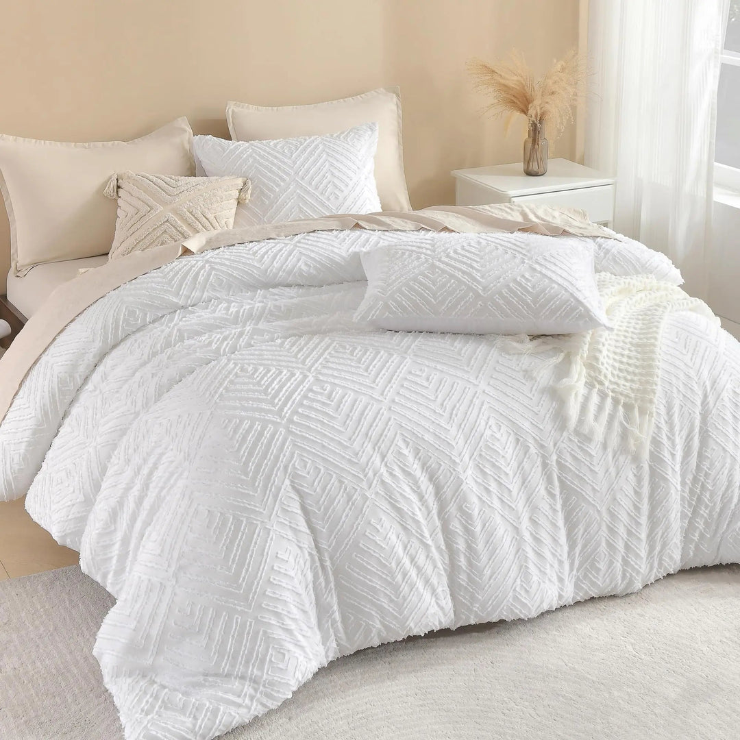 Tufted Luxury Duvet Cover Set with Geometric Texture, 3 Pieces | Tufted Geometric Luxury Duvet Set | Duvet Sets