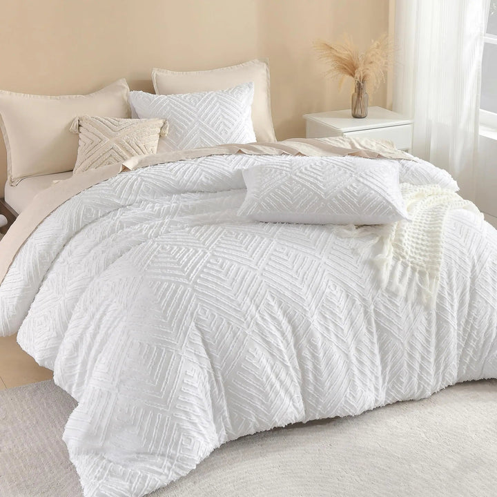 Tufted Luxury Duvet Cover Set with Geometric Texture, 3 Pieces | Tufted Geometric Luxury Duvet Set | Duvet Sets