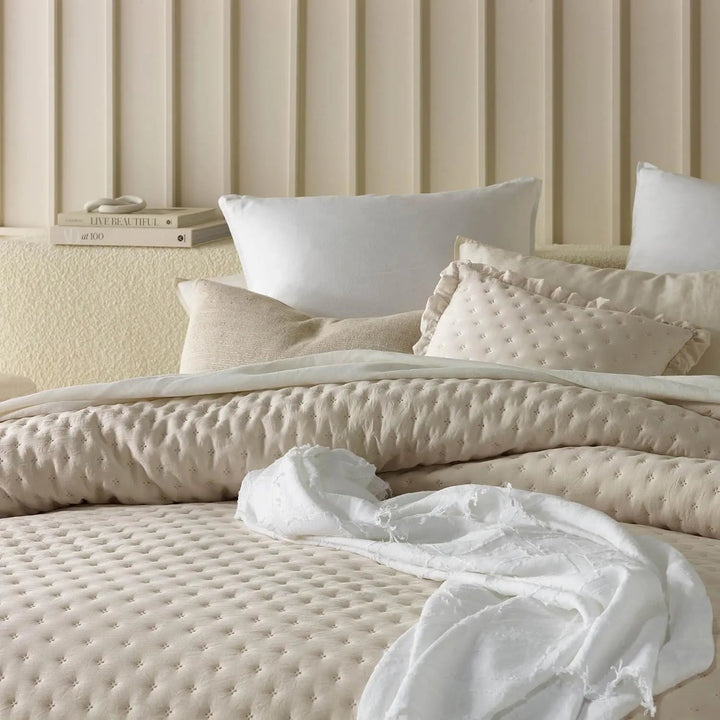 Ruffle Mattress Cover Bedspread with Scalloped Edge in Brushed Fabric | Vintage Texture for Your Bed | Bedspreads