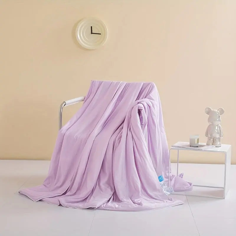 Dual-Sided Ice Cooling Comforter in Lightweight Silky Fabric for Travel | Silky Cooling Comforter | Cooling Blankets