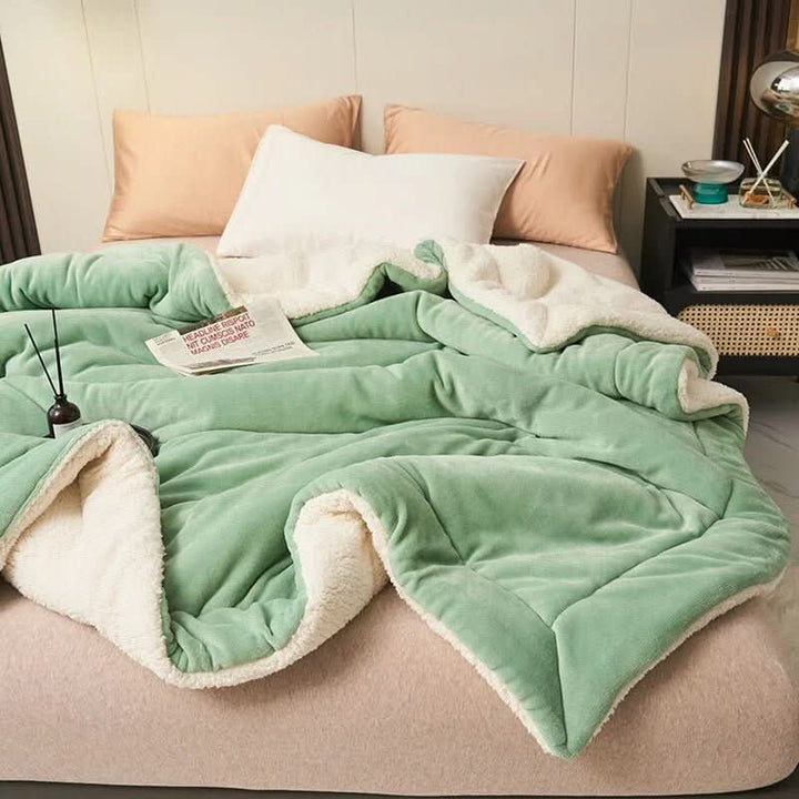 Reversible Sherpa and Fleece Blanket for Bed and Sofa in Four Sizes | Two Textures: Fleece and Sherpa | Throw Blankets