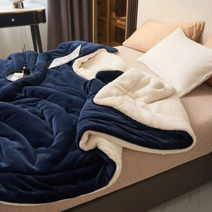 Reversible Sherpa and Fleece Blanket for Bed and Sofa in Four Sizes | Two Textures: Fleece and Sherpa | Throw Blankets