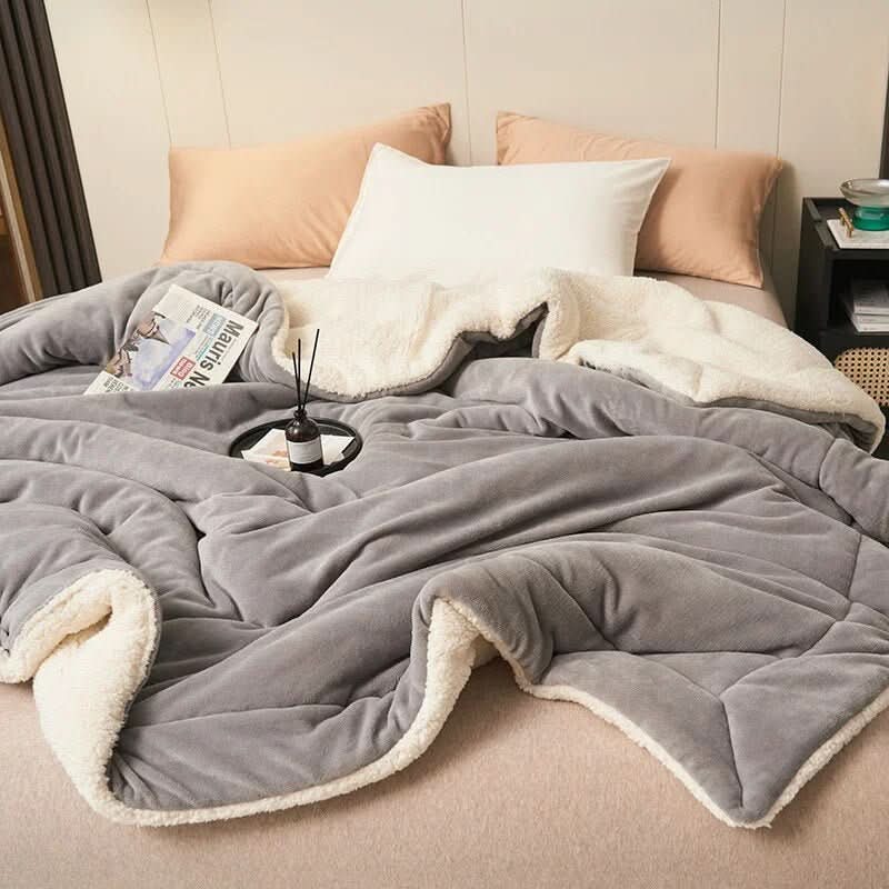 Reversible Sherpa and Fleece Blanket for Bed and Sofa in Four Sizes | Two Textures: Fleece and Sherpa | Throw Blankets