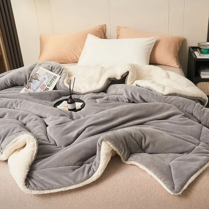 Reversible Sherpa and Fleece Blanket for Bed and Sofa in Four Sizes | Two Textures: Fleece and Sherpa | Throw Blankets