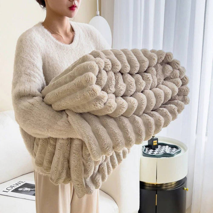 Soft Faux Fur Blanket for Bed and Couch, Lightweight Cozy Throw | Plush Faux Fur, Light to Carry | Throw Blankets