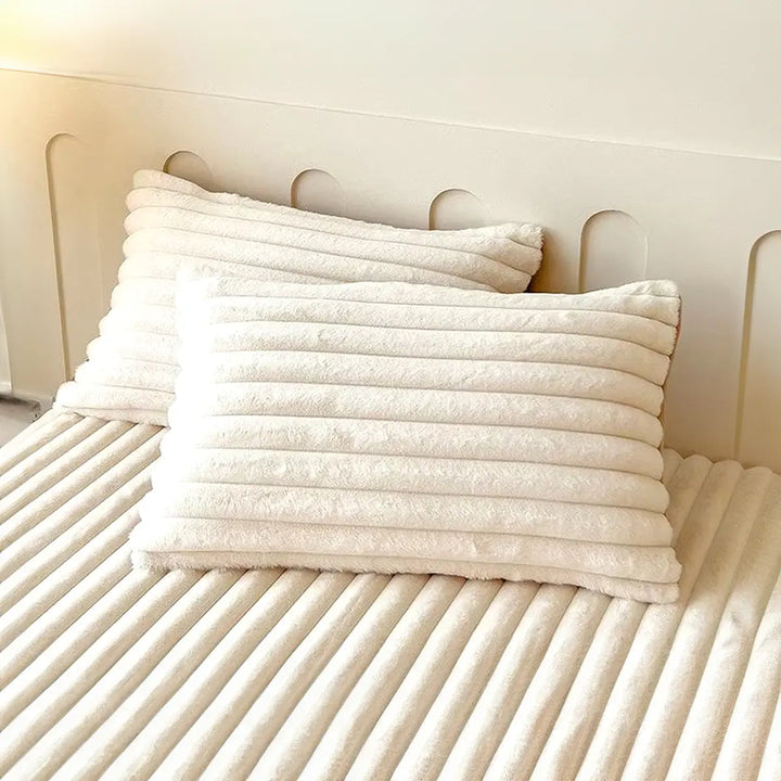 Luxury Faux Fur Pillowcase Set with Velvet-Like Plush Finish, 48x74cm, 2 Pcs | Fluffy Matching Pillowcases | Pillowcases