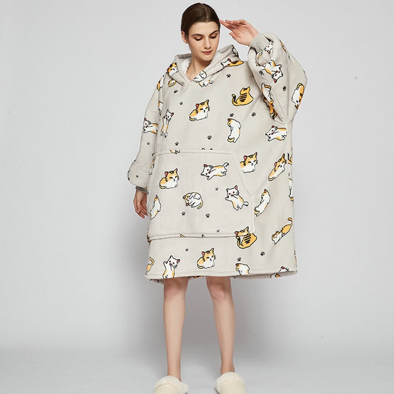 Sherpa-Lined Wearable Blanket Hoodie, Oversized Knee-Length Fleece Pullover | Sherpa-Lined Hoodie Blanket Warmth | Wearable Blankets